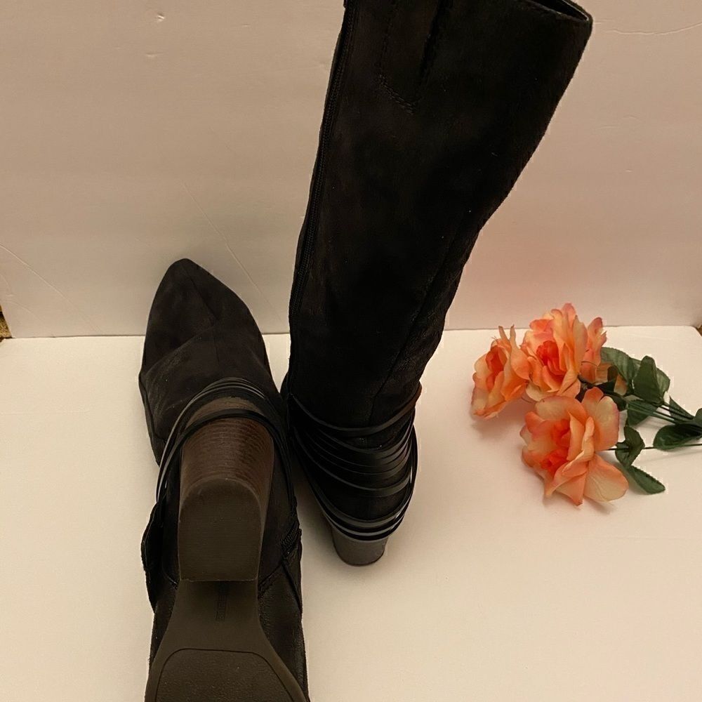 💥American Eagle outfitters suede heel boots Size: 8.5 - Picture 3 of 6